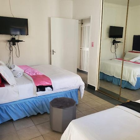 Lancaster Guest House Boksburg Esterno foto