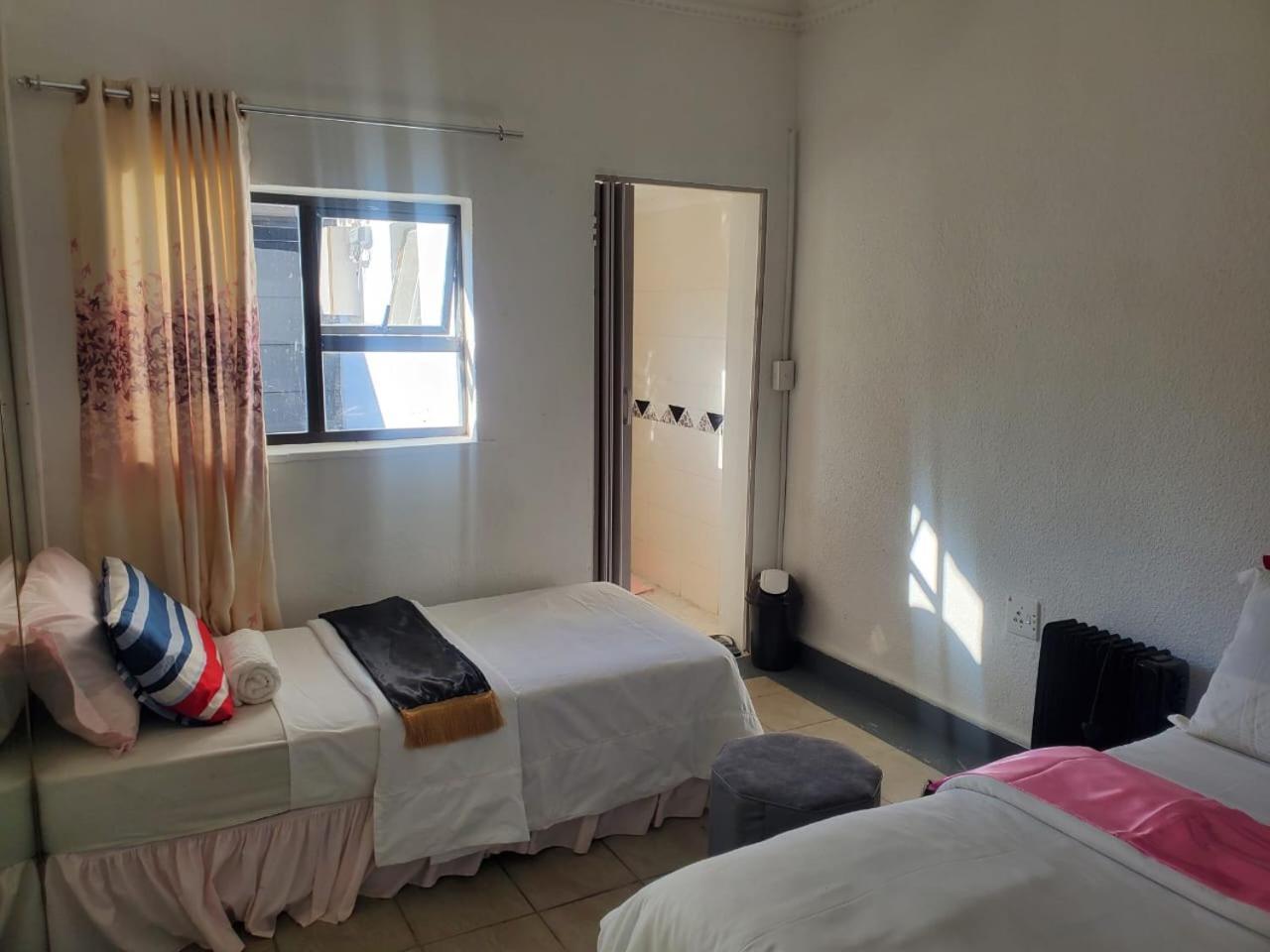 Lancaster Guest House Boksburg Esterno foto